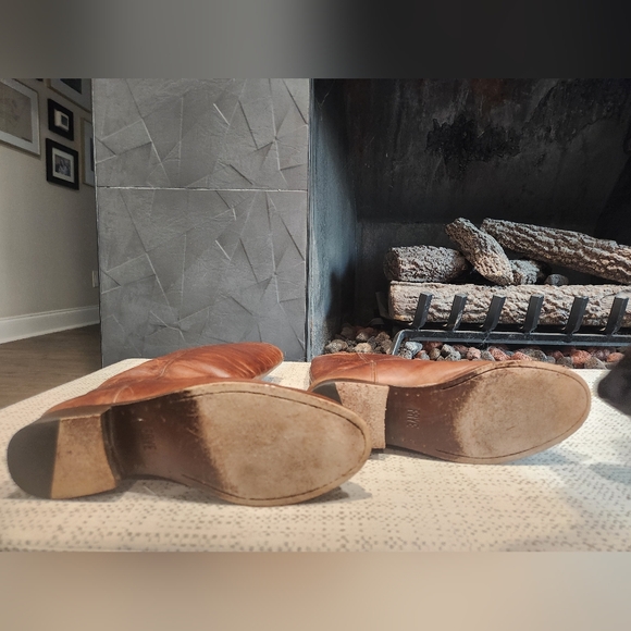 Frye Melissa Button 2 | Cognac | Sz. 9 - Picture 2 of 5